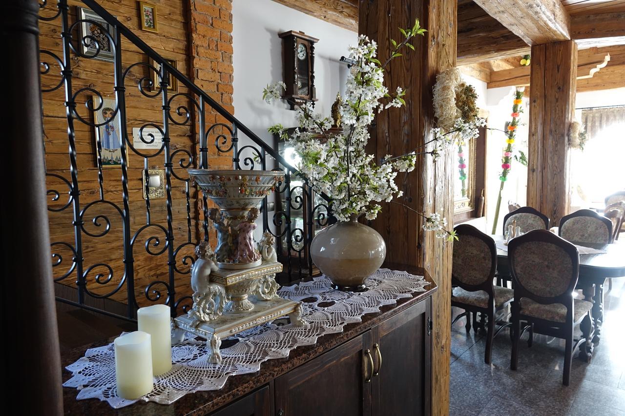 Gosciniec Dworski W Ropie - Pokoje Goscinne Ropa Exteriér fotografie