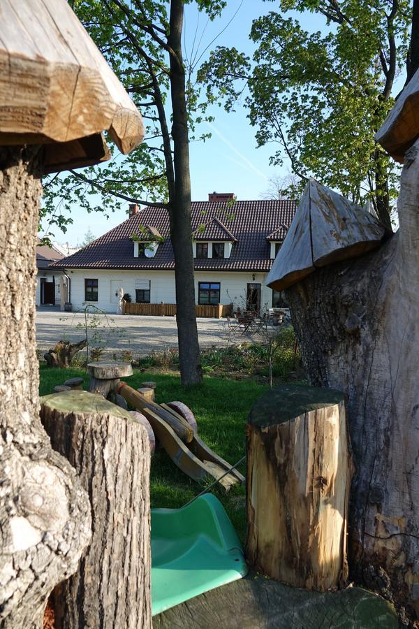 Gosciniec Dworski W Ropie - Pokoje Goscinne Ropa Exteriér fotografie