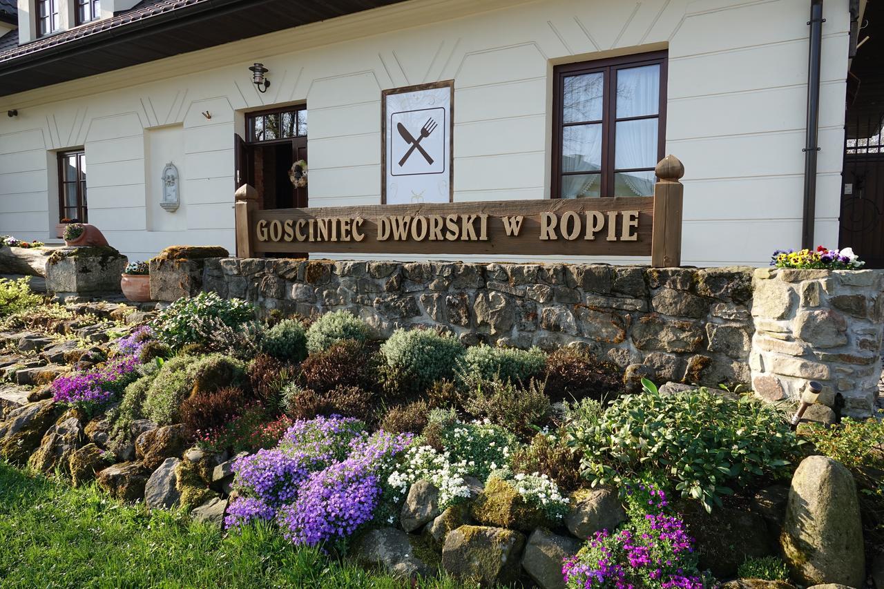 Gosciniec Dworski W Ropie - Pokoje Goscinne Ropa Exteriér fotografie