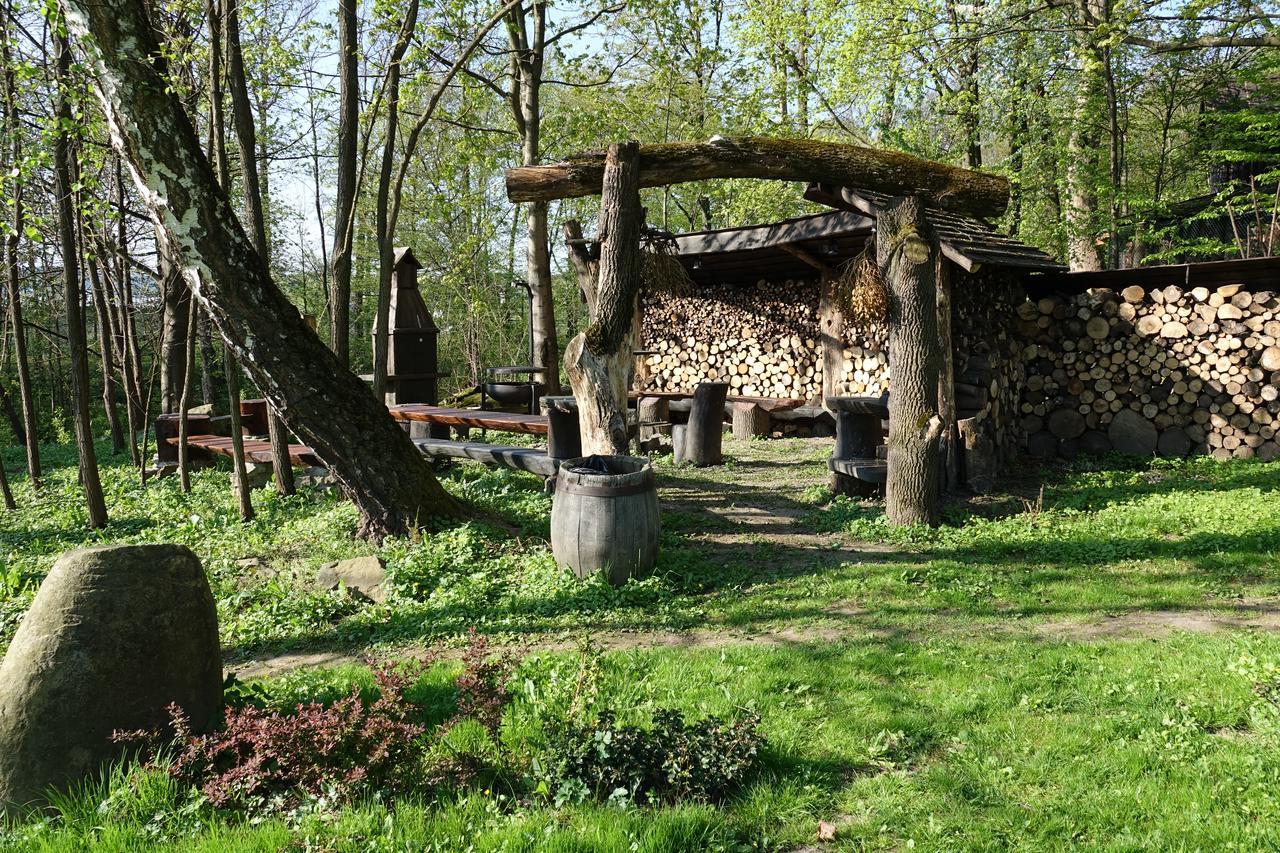 Gosciniec Dworski W Ropie - Pokoje Goscinne Ropa Exteriér fotografie
